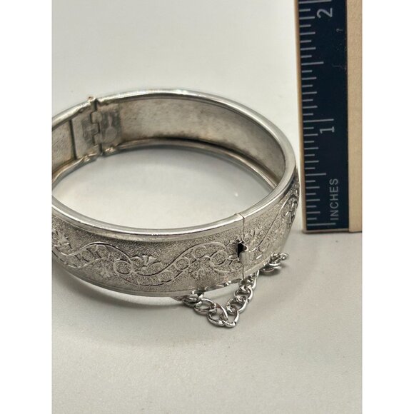 Vintage Ornate Silver Tone Hinged Bangle Bracelet with Safety Chain - Picture 10 of 10